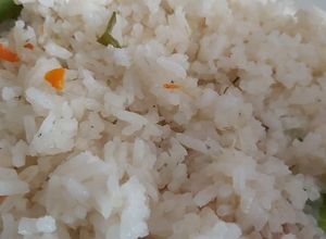 Una foto de Arroz con ají dulce🌶️