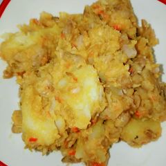 A picture of Beans and potatoes porridge.