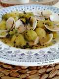 Coles de Bruselas con patatas y almejas