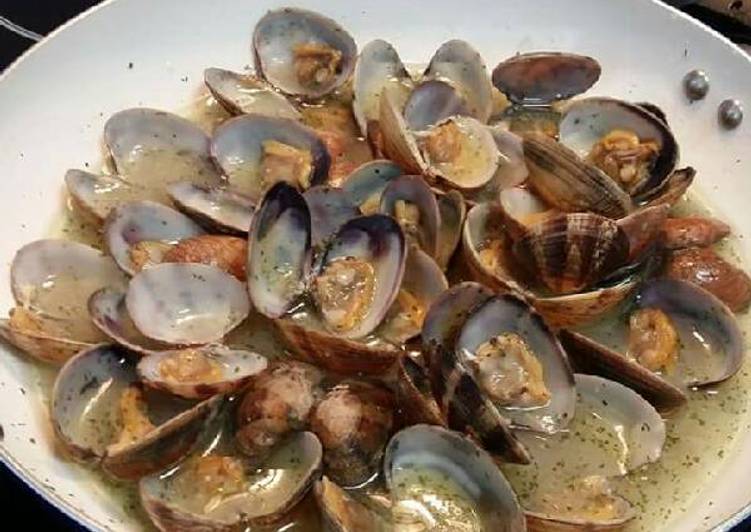 Almejas a la marinera