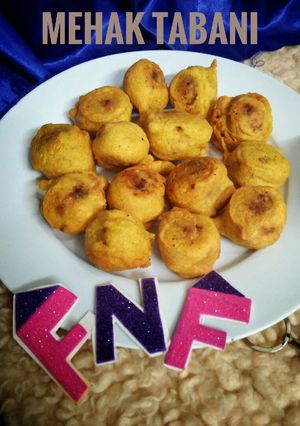 A picture of Aloo Vada.