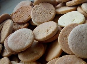 Una foto de Galletitas mitad de chocolate y mitad vainilla