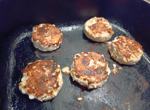 Una foto de Mini hamburguesas de pollo y papa