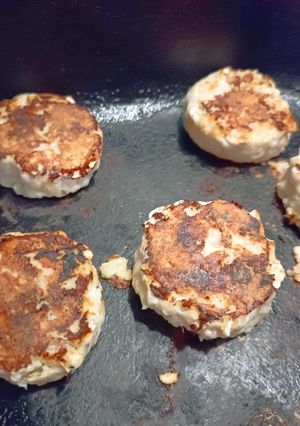 Una foto de Mini hamburguesas de pollo y papa