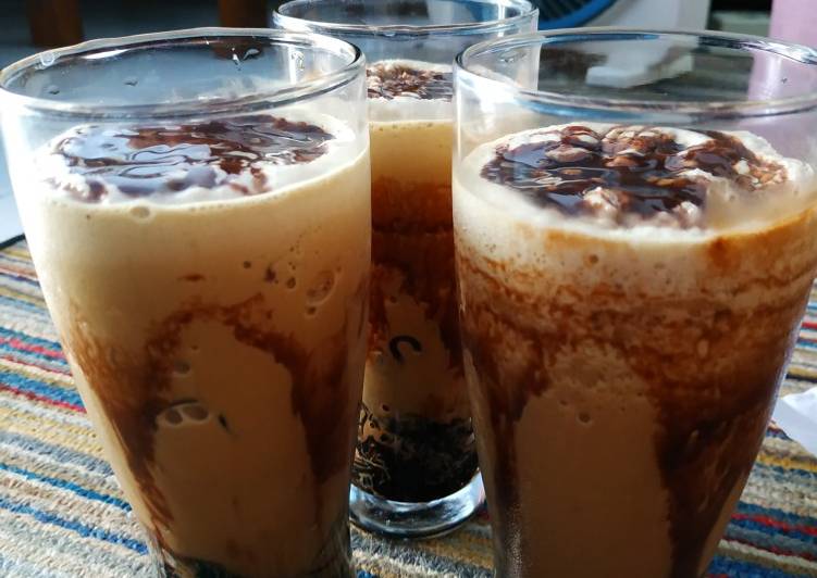 Cara termudah untuk Membuat Makan di DimeEs Capucino Cincau (Capcin)