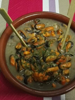 Una foto de Mejillones en salsa verde