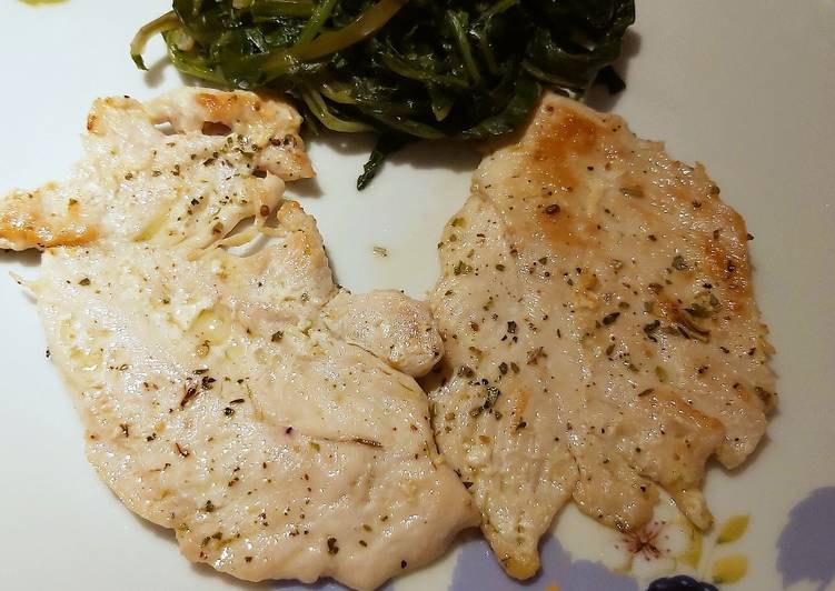 Simple Way to Prepare Homemade Petto di pollo agli aromi