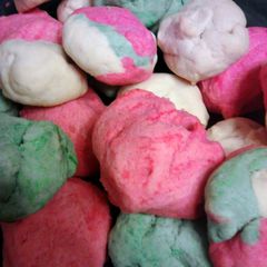 A picture of Grandma Elsie's Meltaway Cookies W/ flavor variations.