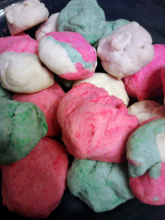 A picture of Grandma Elsie's Meltaway Cookies W/ flavor variations.