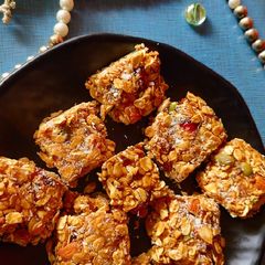 A picture of Oats Dry Fruits Chikki.
