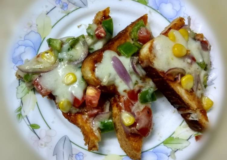 Recipe of Homemade Hot &amp; Cheesy Bread Pizza in 5 Mins