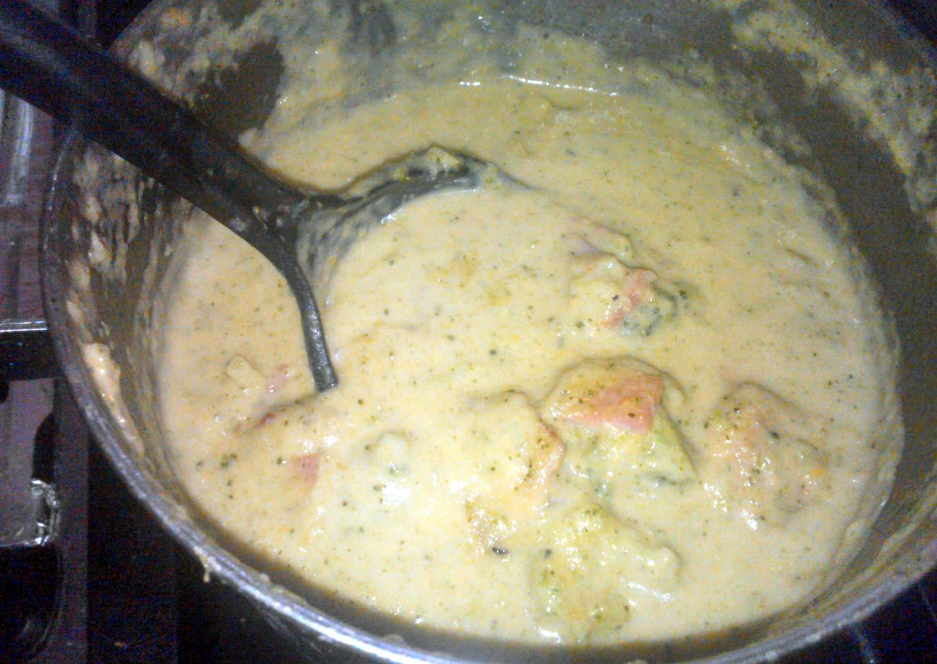 Broccoli, cheese and ham soup (keto)
