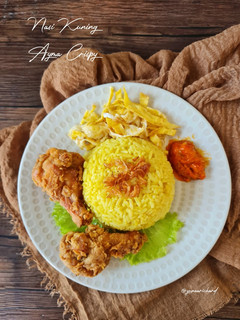 Foto resep Nasi Kuning Ayam Crispy