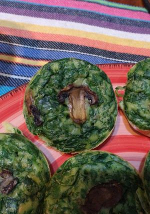Una foto de Muffins de Espinaca y Champignones