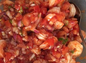 Una foto de Ceviche de camarones