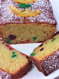 Una foto de Plum Cake con frutas confitadas y uvas pasas