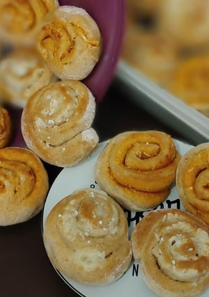 Sajtos & pizzás sajtos csiga recept fotója
