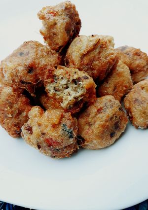 A picture of Fish balls (dan tsurku).