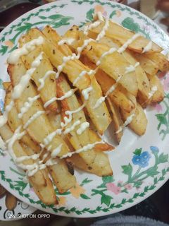 صورة لوصفة بطاطا محمرة في الفرن بالتوابل 🥔🥔🍟🍟