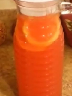 A picture of Strawberry Lemonade.