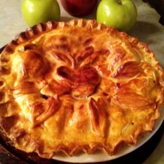 A picture of sunshine 's apple pie.