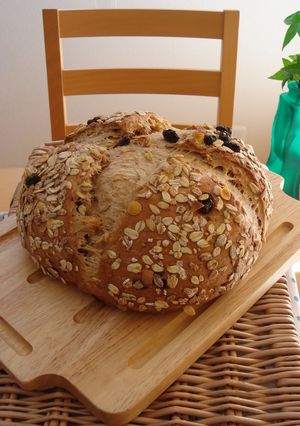 A picture of Fruit Muesli German Country-Style Bread.