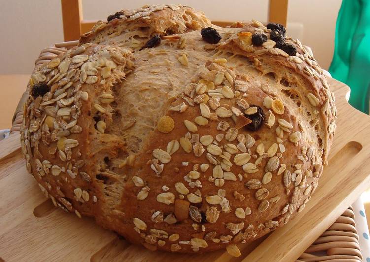 How to Prepare Quick Fruit Muesli German Country-Style Bread