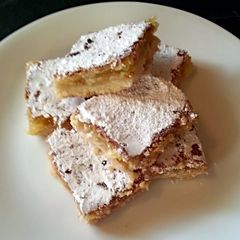 A picture of Tinklee's Lemon Bars.