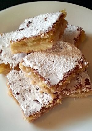 A picture of Tinklee's Lemon Bars.
