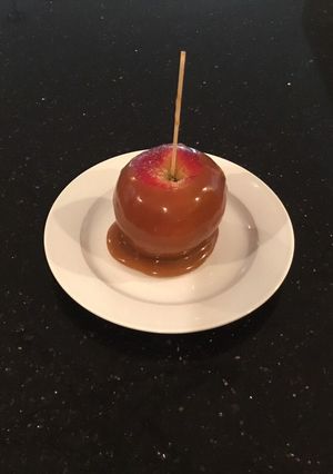 A picture of Salted Caramel Apples.