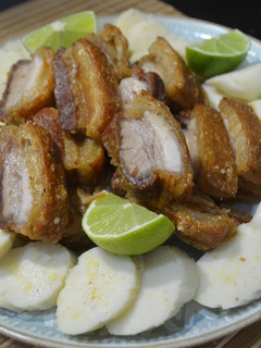 Una foto de Chicharrones colombianos