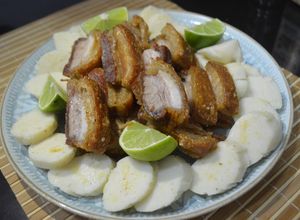 Una foto de Chicharrones colombianos