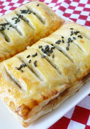A picture of Easy Sweet Bean Paste & Chestnut Pie Using Frozen Puff Pastry.