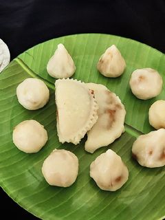 தேங்காய் பூரண கொழுக்கட்டை(poorana kolukattai recipe in tamil) செய்முறை முக்கிய புகைப்படம்