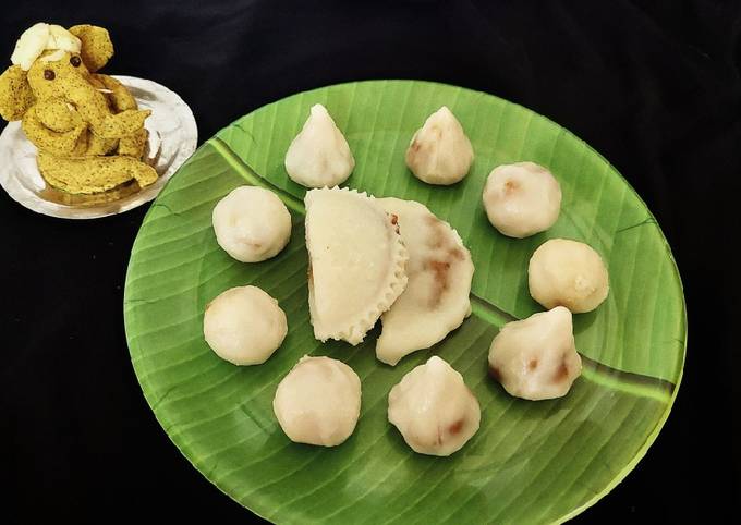 Thengai Poorana Kozhukattai