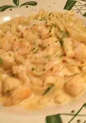 A picture of Auntie moms seafood alfredo.