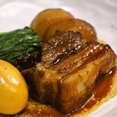 A picture of Simmered Pork Belly.