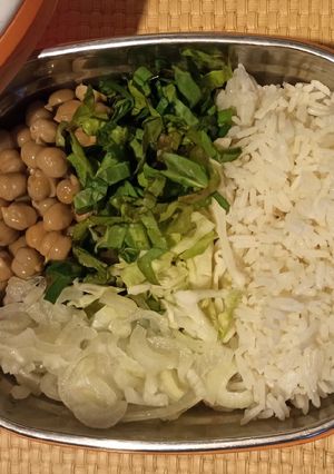 Una foto de Lunch box con garbanzos
