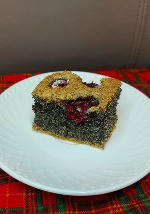 Könnyed meggyes-mákos sütemény laktózmentesen recept fotója