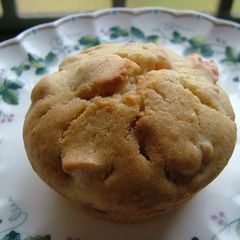 A picture of Moist Apple Muffins.