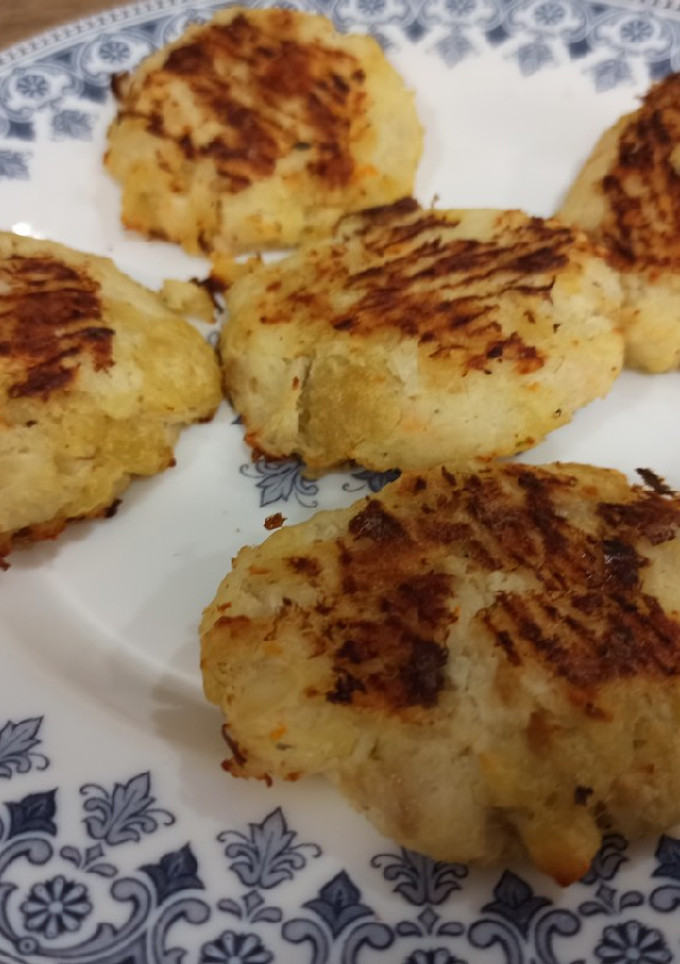 Una foto de Hamburguesa de merluza con patata (BLW)