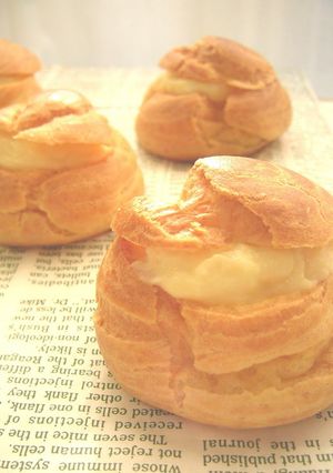A picture of Cream Puffs with Soy Milk.