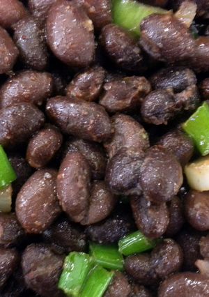 A picture of Smokey Black Beans.