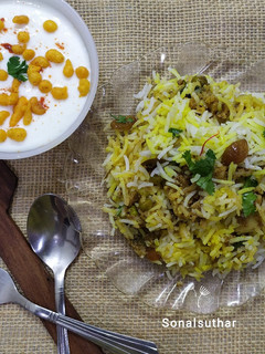હૈદરાબાદી દમ બિરયાની (Hyderabadi dum biryani recipe in Gujarati) રેસીપી મુખ્ય ફોટો