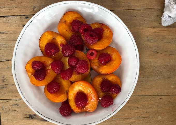 Simple Way to Prepare Abricots rôtis aux framboises