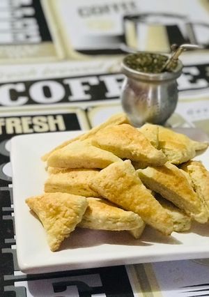 Una foto de Scons de queso 🧀😋