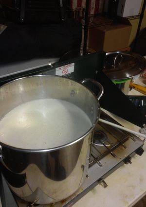 A picture of Pale ale beer " Alaskan white ".