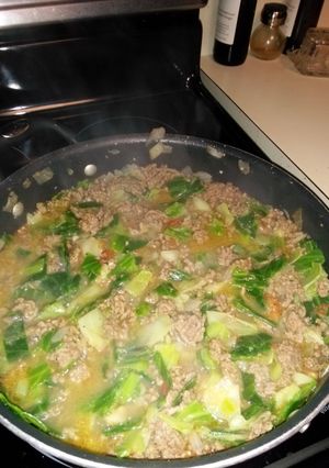 A picture of Yummy cabbage and hamburger.