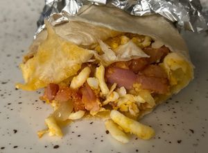 Foto principal de Durum de cebolla, bacon, huevo duro y tomate concentrado en Airfryer Cosori