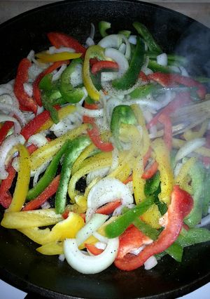 A picture of Kt's Chicken Fajitas.
